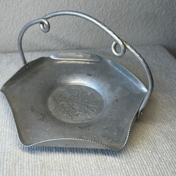 Vintage Cromwell Hand Wrought Aluminum Serving Dish with handle - Picture 1 of 4